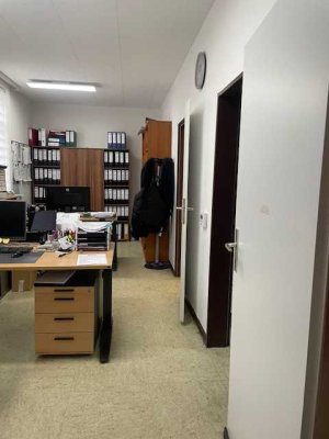 Kleine Erdgeschoßwohnung zu vermieten