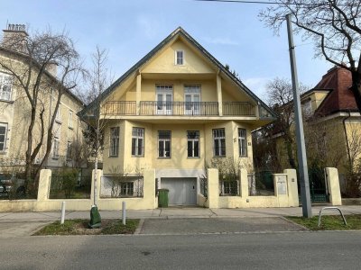 Gründerzeit Villa / 6 Zimmer / Eigengarten / Balkon / Souterrainwohnung