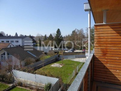 TOP AUSGESTATTETE DACHGESCHOSSWOHNUNG MIT SONNIGEM BALKON U.V.M