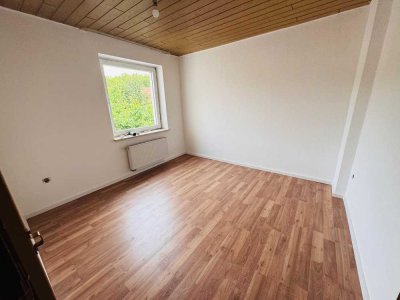Günstiges 4-Raum-Reihenhaus in Kamp-Lintfort