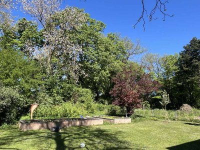 � Grundstücksjuwel mit EFH über dem Herzogpark (Kapitalanlage)