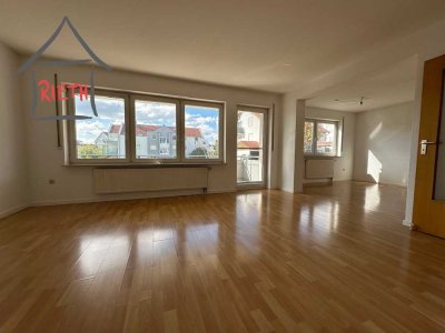 * 4,5 helle Zimmer mit Garten und 2 Balkonen *