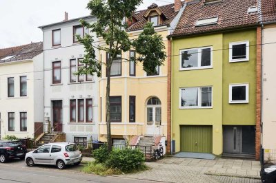 HASTEDT // Klassischer Altbau in Südlage // 3 WE  // 211 qm WFl. mit Potenzial für städtisches Wohne
