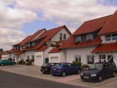 3 Zimmer Wohnung im EG mit Terrasse und Garage
