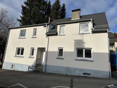 Renoviertes 7-Zimmer Einfamilienhaus mit großem Garten in Solingen-Mitte