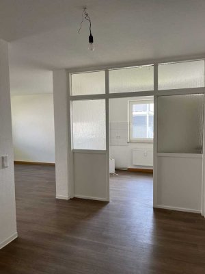2 Personen mit WBS ! Modernisierte EG-Wohnung in RE-Süd!
