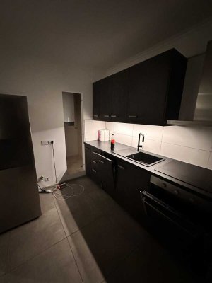 Moderne 3-Zimmer-Dachgeschosswohnung mit zwei großzügigen Terrassen in Top-Lage D-Stadtmitte!