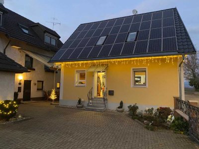 Attraktives und gepflegtes 4-Zimmer-Einfamilienhaus mit EBK in Breisach Breisach am Rhein