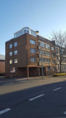 sonnige Wohnung in beliebter Weserstraße