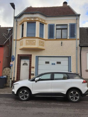 Handwerker aufgepasst !! Renovierungsbedürftiges 1-2 Fam. Haus in Bexbach zu verkaufen