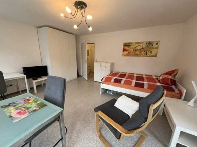 von privat: 1 modern möbliertes Zi-Business-Apartment mit TGS in Weststadt