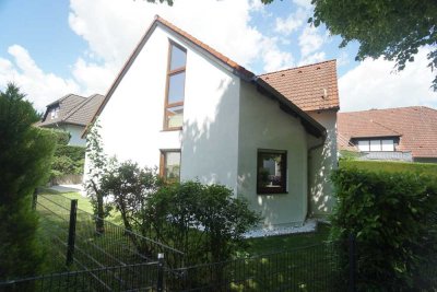 Moderne Doppelhaushälfte in gefragter Lage zu vermieten!