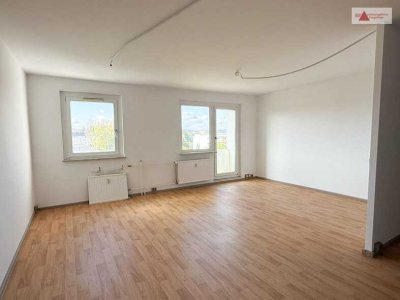 Geräumige, sanierte 3-Raum-Wohnung mit Balkon im Wohngebiet - Annaberg-Buchholz!