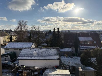 Helle 2-Zimmer-Dachgeschosswohnung mit Gartenanteil - zentral gelegen