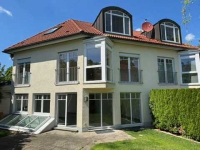 Überzeugend in Lage, Architektur, Funktionalität und Ausstattung