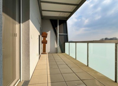 GEPFLEGTE DACHGESCHOSSWOHNUNG II HOCHWERTIGE AUSSTATTUNG II EINZELGARAGE + FREISTELLPLATZ II ZENTRUM KATSDORF