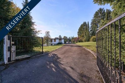 **Reserviert** Unternehmervilla auf parkähnlichem Grundstück mit guter Ausrichtung