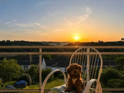 Seltenheitswert! � Exklusiv wohnen wie im Haus - Luxus trifft Panorama mit eigenem Garten