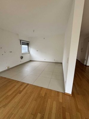 Modernisierte Wohnung mit viereinhalb Zimmern und Balkon in Walldorf