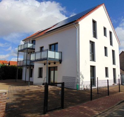 Erstbezug! Neubau in Wennigsen-Stadt, KfW 40+, 2-Zi.-EG-Komfort-Whg mit Garage und eigenem Garten!!