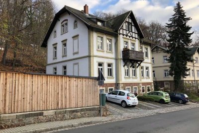 helle 2-Zimmer-Wohnung, mit Wannenbad, im charmanten Altbau