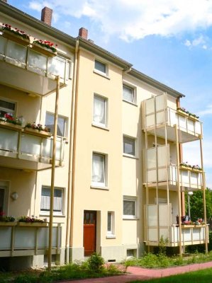 Komplett Modernisiert: 2,5 Raum Wohnung mit Balkon