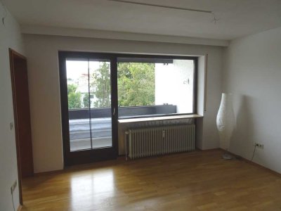 Freundliche 4-Zimmer-Wohnung mit Balkon und EBK in Aichach-Oberbernbach