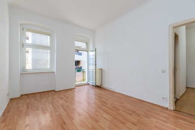 Wohnen im Altbau: Bezugsfreie Balkonwohnung in gefragter Pankower Lage