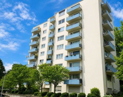Sie wollen hoch hinaus? Top gepflegte Zweizimmerwohnung mit Sonnenbalkon in Frankfurt-Oberrad