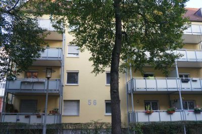 Gepflegte 3-Zimmer-EG-Wohnung mit großem Balkon in Esslingen