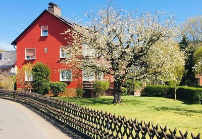Panoramawohnung mit Balkon u. gr. Garten in Wehretal