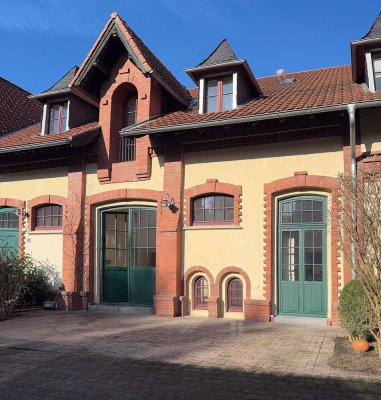 Bezugsfreie - helle 2-Zimmerwohnung mit eigener Terrasse in denkmalgeschützter Hofanlage