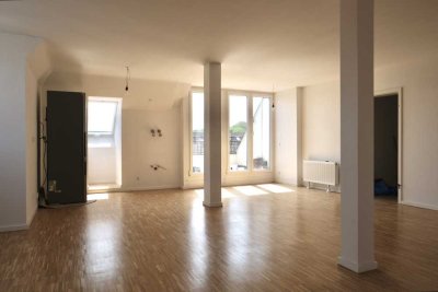SEHR SCHÖNE, HELLE 4-RAUMWOHNUNG 120qm MIT GROßEM BALKON IN MÜNCHEN THALKIRCHEN