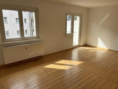 Schöne 3,5-Zimmer-Wohnung mit großem Balkon!