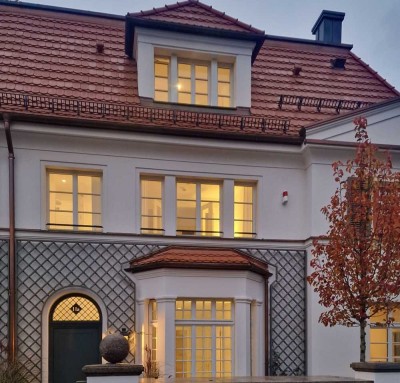 ENSEMBLE-VILLA IN RUHIGER BESTLAGE!