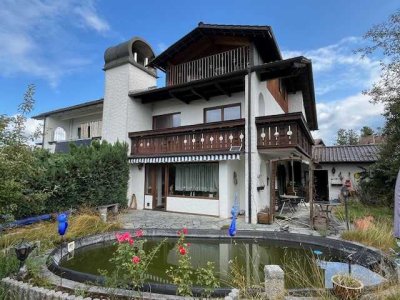 Großzügige Doppelhaushälfte zum Renovieren