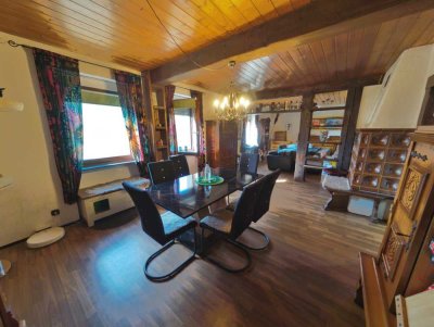 Kapitalanleger und Familien aufgepasst – charmantes Reihenmittelhaus mit viel Potenzial!