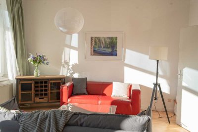 2 Zimmer - gr. Bad - Balkon möbliert komplett für Paar  od. Singel