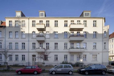 2-Zimmer-Eigentumswohnung mit Balkon in saniertem Altbau in Potsdam Babelsberg