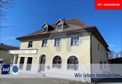SELTENE GELEGENHEIT:
GROßES ANWESEN BESTEHEND AUS WOHNHAUS/GEWERBE EINHEIT