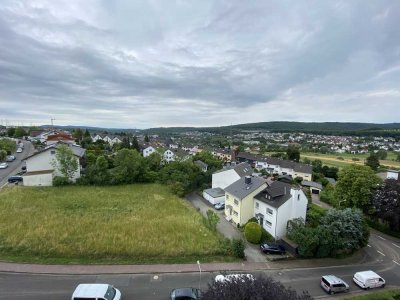 *PROVISIONSFREIE* Hochwertig sanierte 3-Zi. mit Balkon & Aufzug - bezugsfertig 01.05