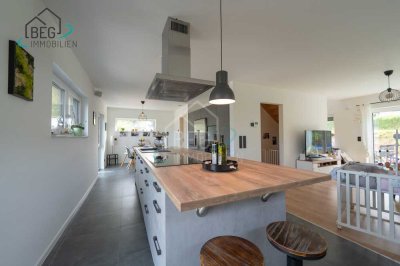 PROVISIONSFREI: Modernes und hochwertiges KFW 40+ Einfamilienhaus mit PV-Anlage