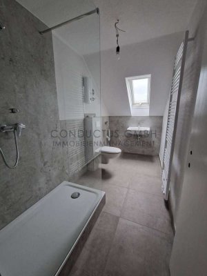 ***Komplett sanierte Dachgeschoßwohnung ***