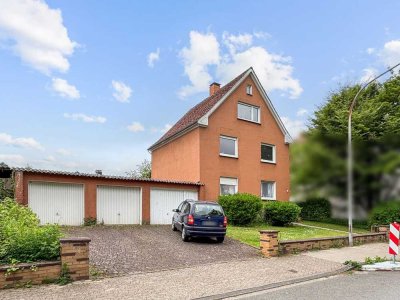 Geräumiges Zweifamilienhaus im Südwesten von in Lage