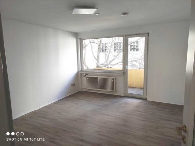 Schöne helle 1-Zimmer Wohnung mit EBK und Balkon in Worms Zentrum