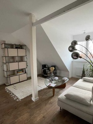 Modern, bright 3-room apartment with balcony (Dachgeschoss) in Lichtenberg