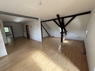 Offen gestaltete 4-Zimmer-Wohnung in Augsburg-Pfersee mit Balkon!
