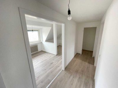 2.5 Zimmer "Himmelreich" –lichtdurchflutete DG-Wohnung | Erstbezug nach Sanierung | zentral & ruhig
