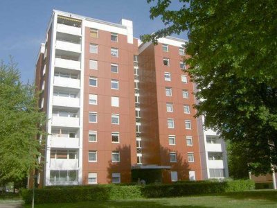 Zuhause mit vier Zimmern und Balkon in München Aubing