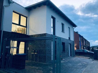 Moderne EG-Wohnung mit Garten, Garage und PV-Strom – bezugsfrei ab 01.11.2025
